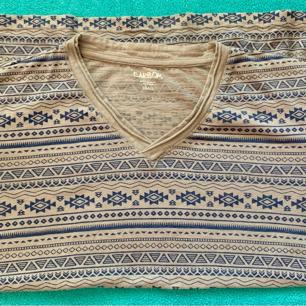 Carbon Geometric Patterned Short Sleeve Top- Size Men’s S - Picture 4 of 8